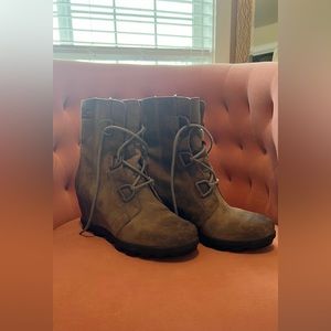 ‼️SOREL‼️ Wedged grey lace up boots